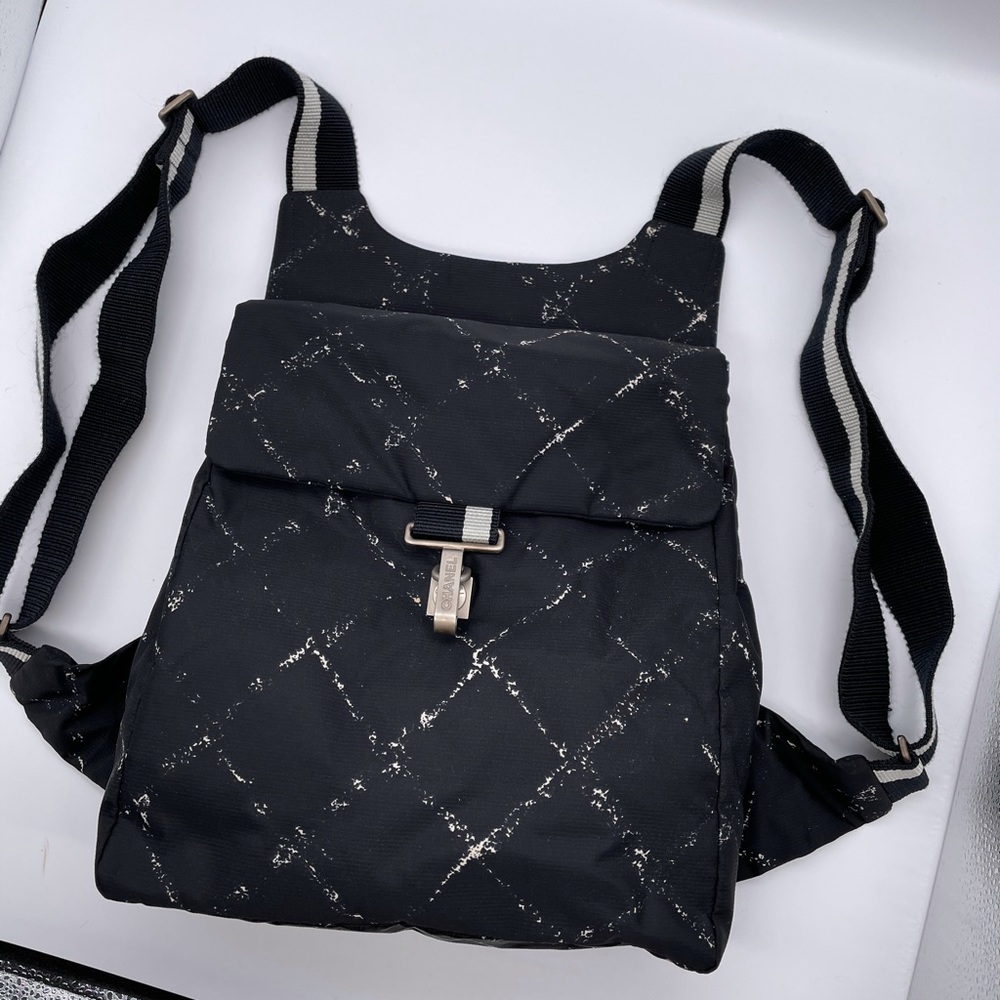 Chanel - Picture 2 of 13